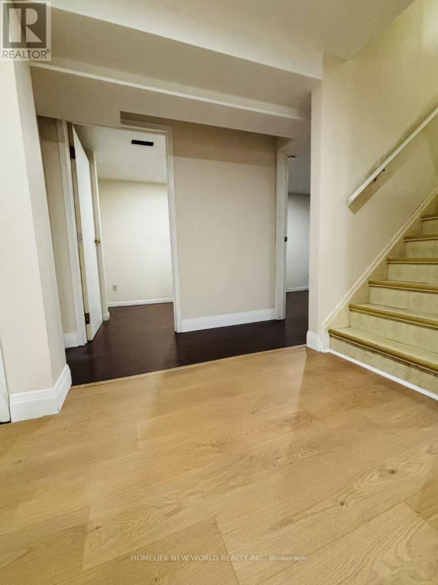 Bsmt - 4260 Wakefield Crescent, Mississauga, Ontario  L5C 4M4 - Photo 5 - W12570676