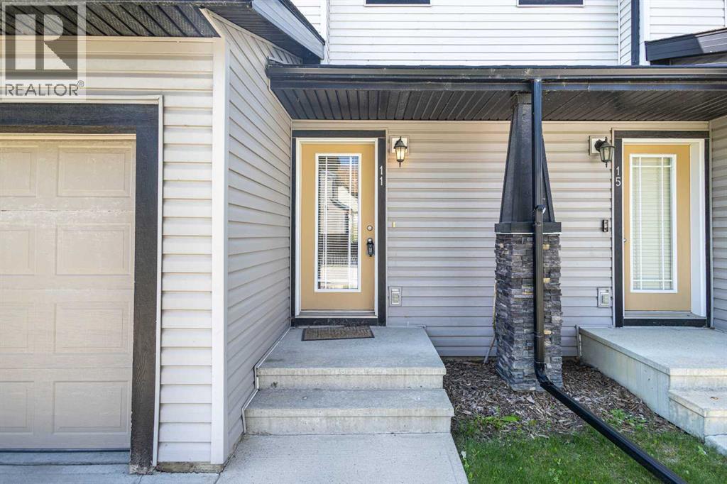 11 Copperpond Landing Se, Calgary, Alberta  T2Z 1G6 - Photo 3 - A2258421