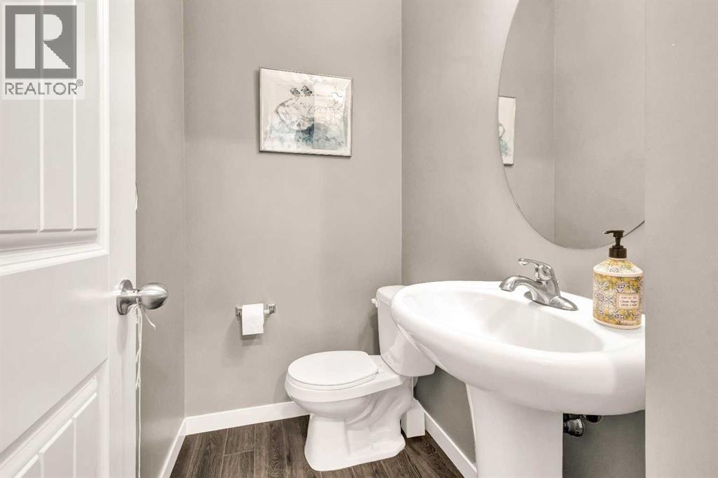 11 Copperpond Landing Se, Calgary, Alberta  T2Z 1G6 - Photo 17 - A2258421