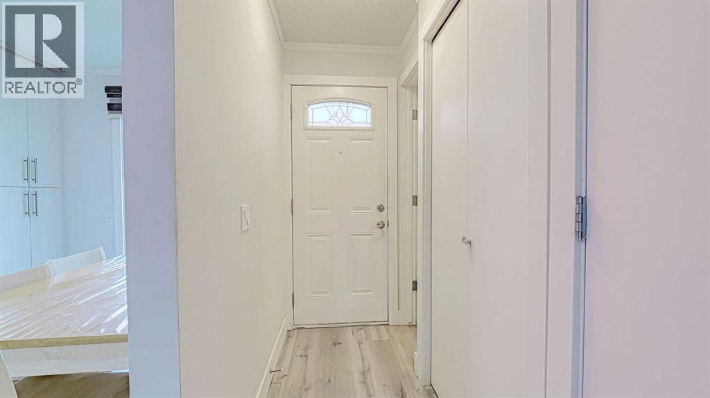 559 Abinger Road Ne, Calgary, Alberta  T2A 6M4 - Photo 3 - A2254920