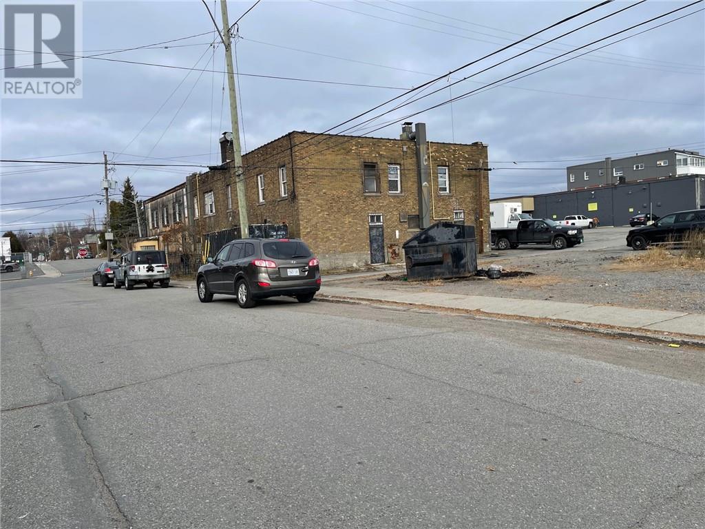 252 Bloor Street, Sudbury, Ontario  P3C 2L3 - Photo 3 - 2125714