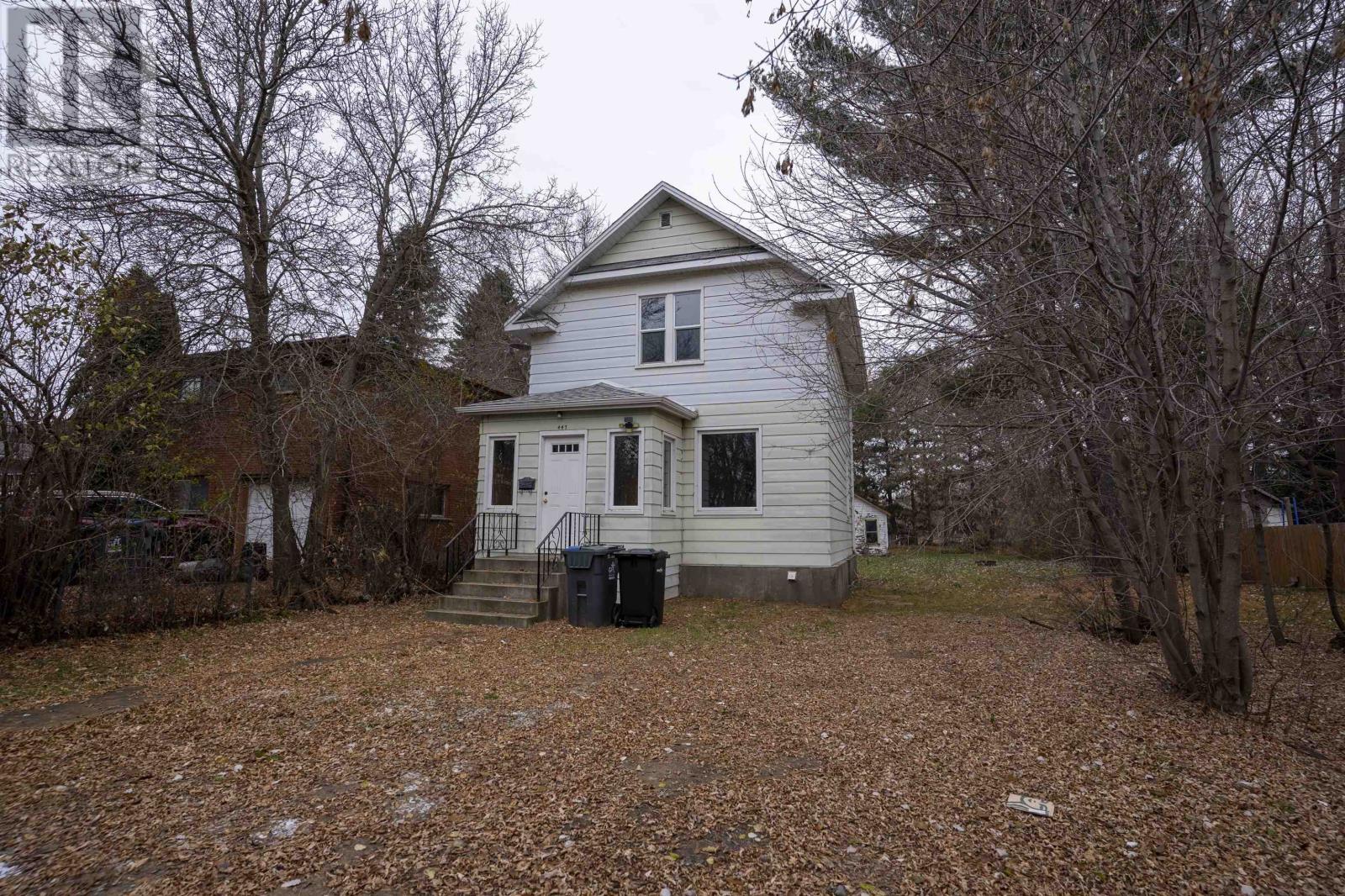 447 VICKERS ST N, THUNDER BAY, Ontario