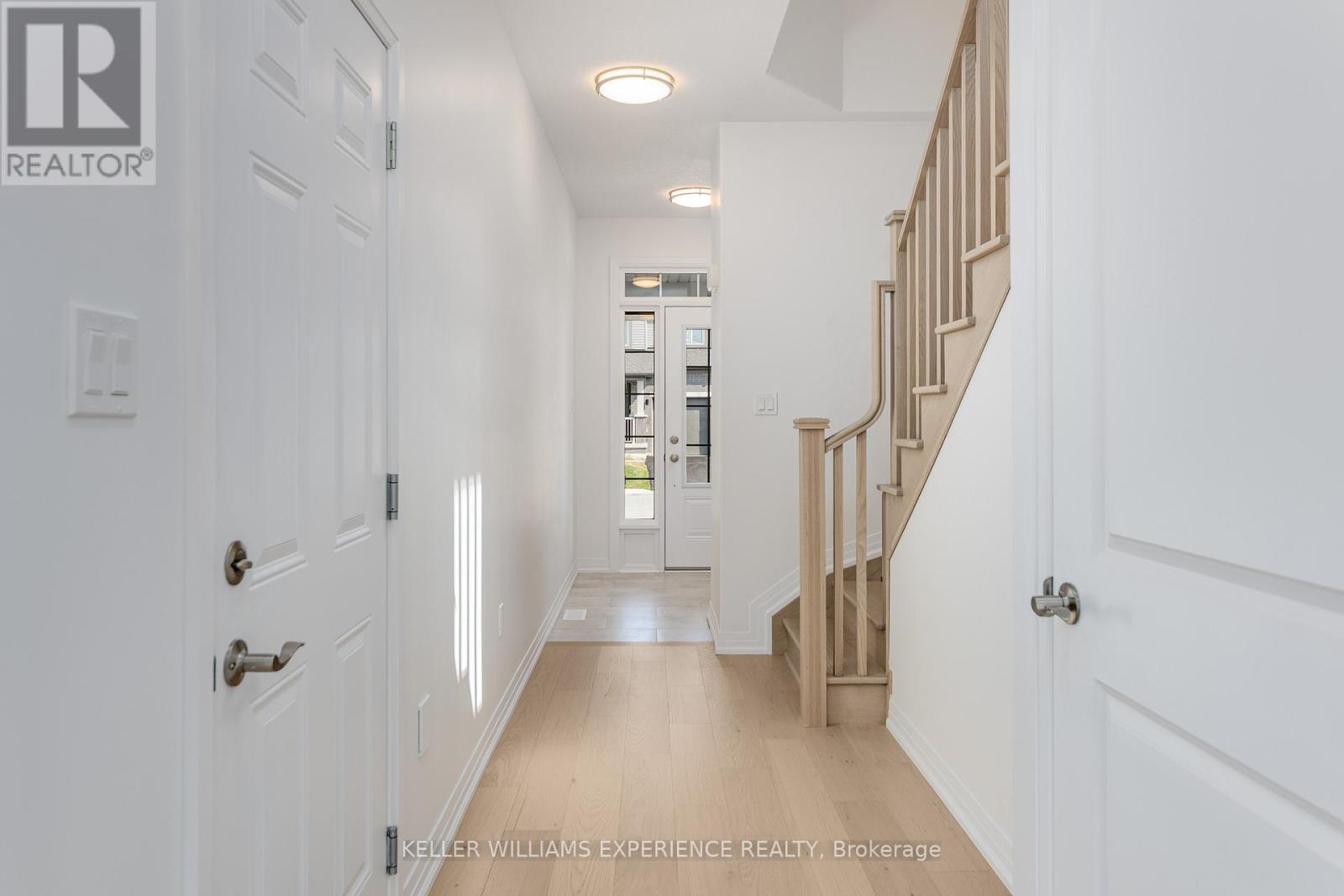 58 Sagewood Avenue, Barrie, Ontario  L9J 0K5 - Photo 8 - S12416050