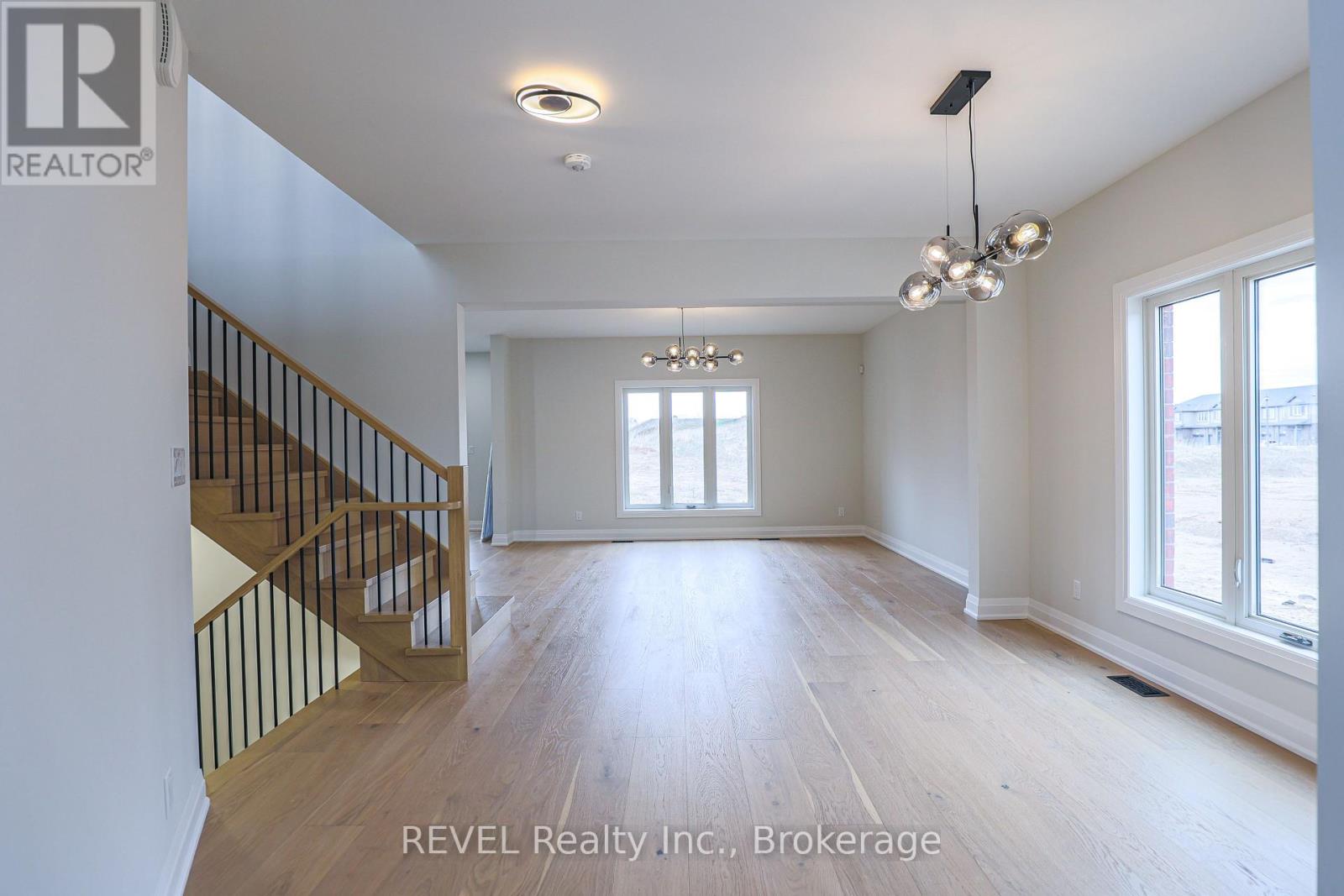 111 Acacia Road, Pelham, Ontario L0S 1E6 - Photo 14 - X12422754