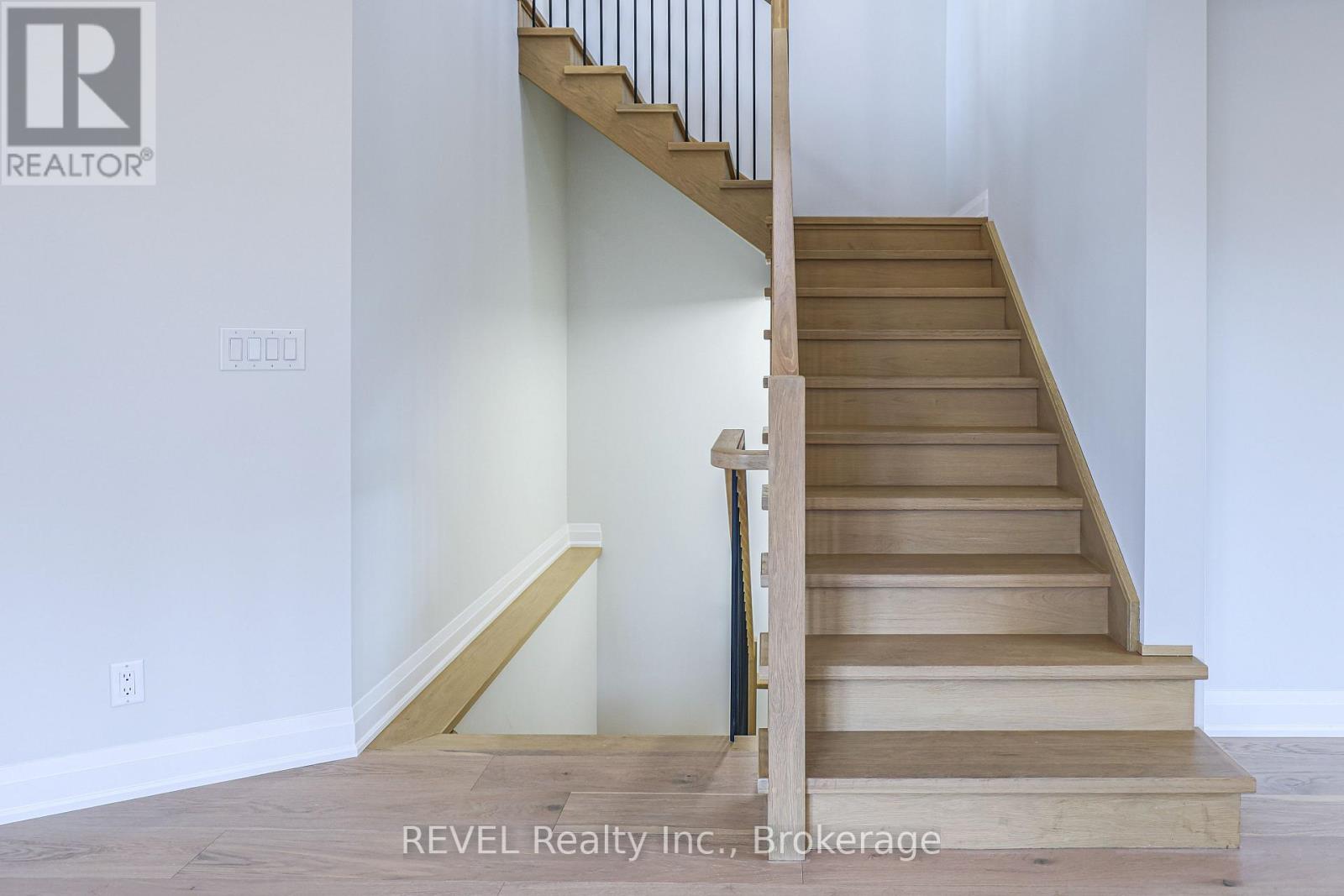 111 Acacia Road, Pelham, Ontario L0S 1E6 - Photo 7 - X12422754