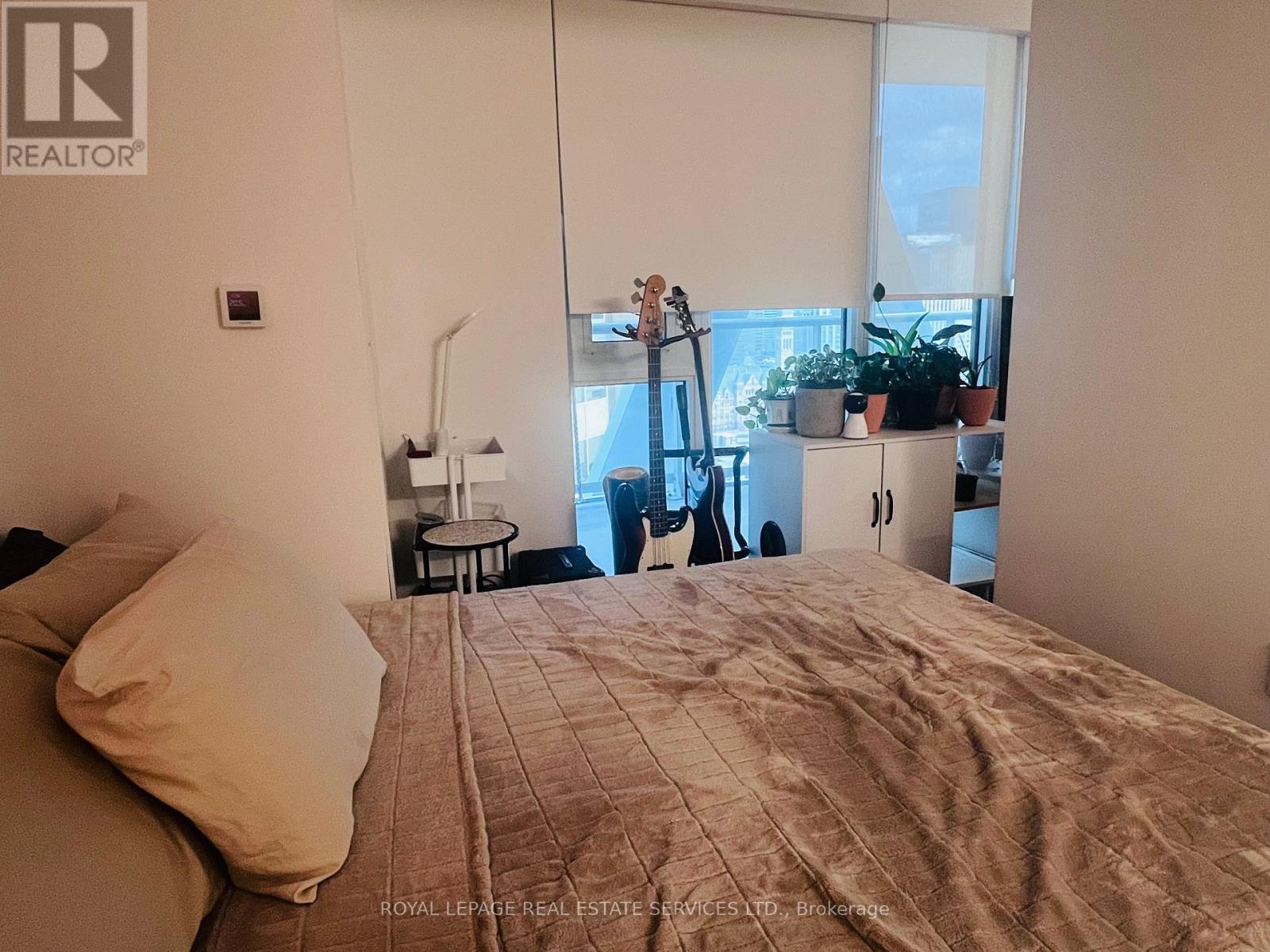 2413 - 230 Simcoe Street, Toronto, Ontario  M5T 0G7 - Photo 12 - C12570726