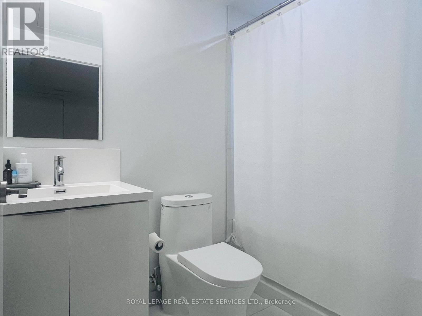 2413 - 230 Simcoe Street, Toronto, Ontario  M5T 0G7 - Photo 13 - C12570726