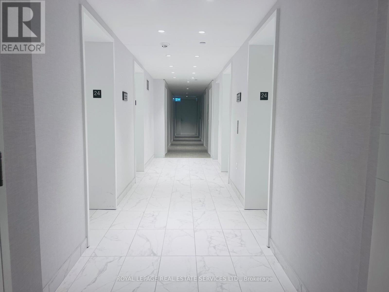 2413 - 230 Simcoe Street, Toronto, Ontario  M5T 0G7 - Photo 3 - C12570726