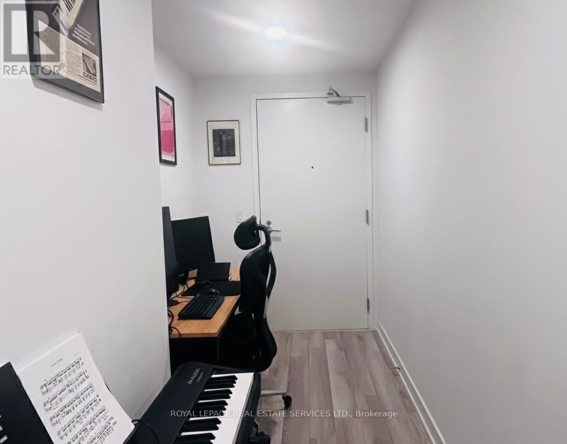 2413 - 230 Simcoe Street, Toronto, Ontario  M5T 0G7 - Photo 6 - C12570726