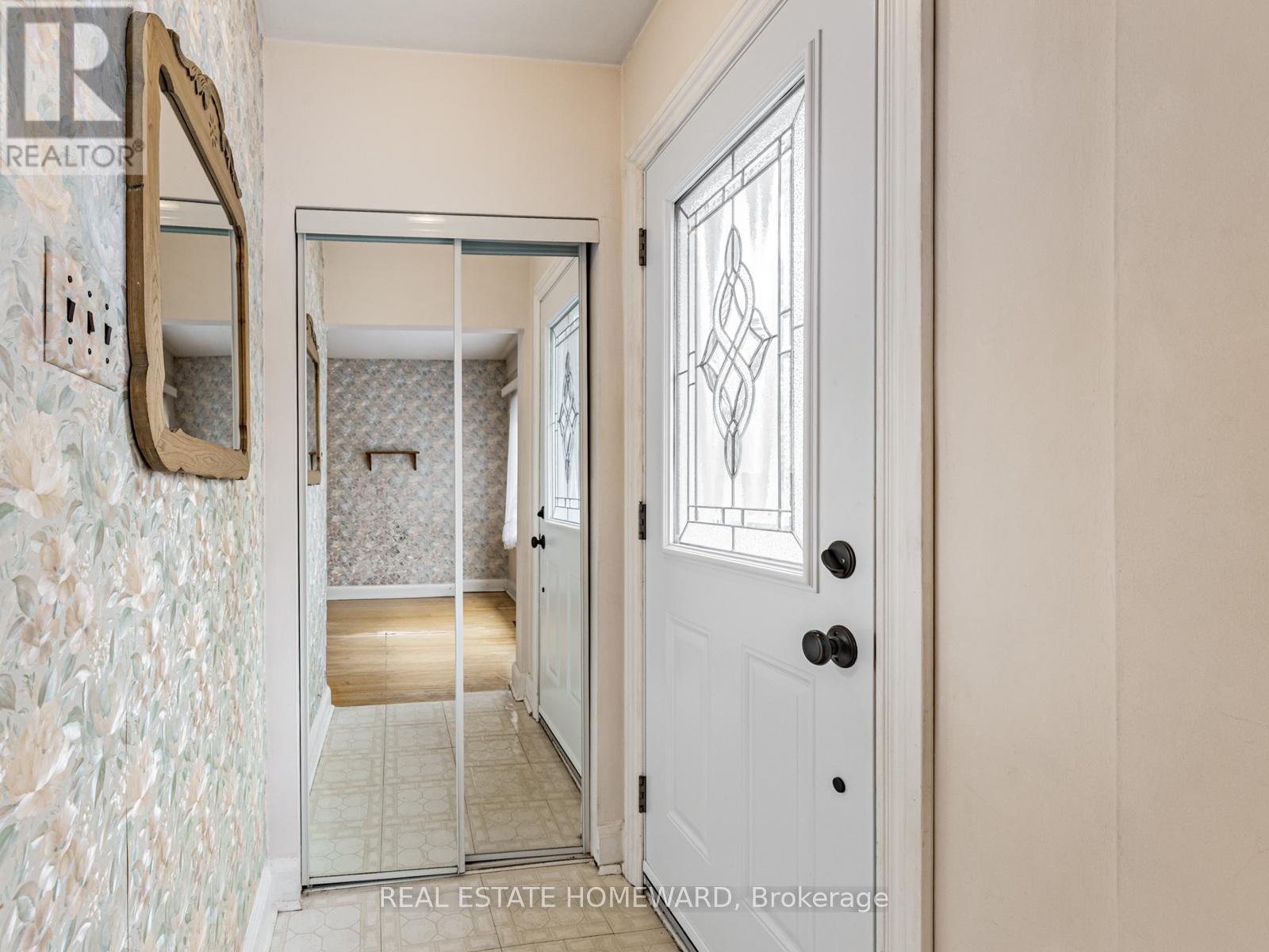 18 Herron Avenue, Toronto, Ontario  M1L 3V7 - Photo 4 - E12570742