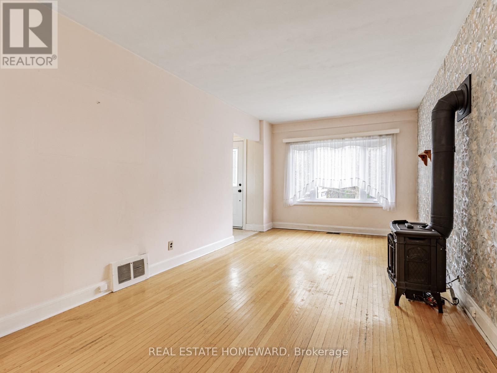 18 Herron Avenue, Toronto, Ontario  M1L 3V7 - Photo 9 - E12570742