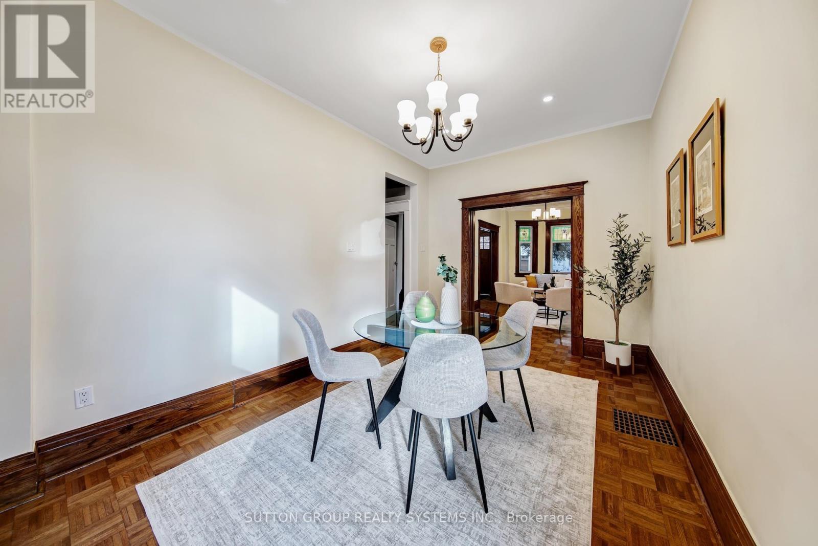 13 Evelyn Crescent, Toronto, Ontario  M6P 3C8 - Photo 10 - W12570716