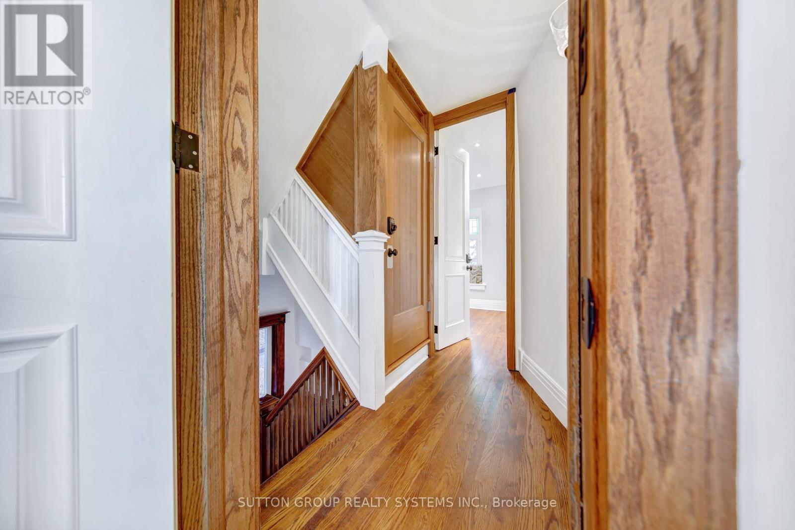 13 Evelyn Crescent, Toronto, Ontario  M6P 3C8 - Photo 24 - W12570716