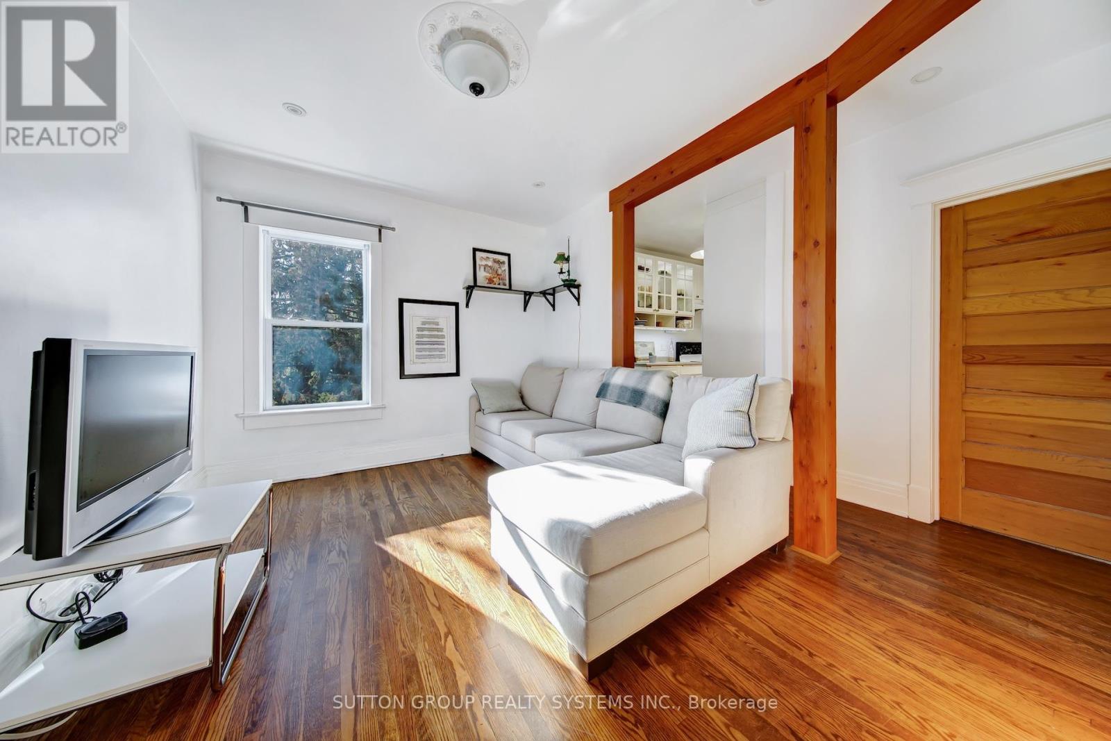 13 Evelyn Crescent, Toronto, Ontario  M6P 3C8 - Photo 29 - W12570716