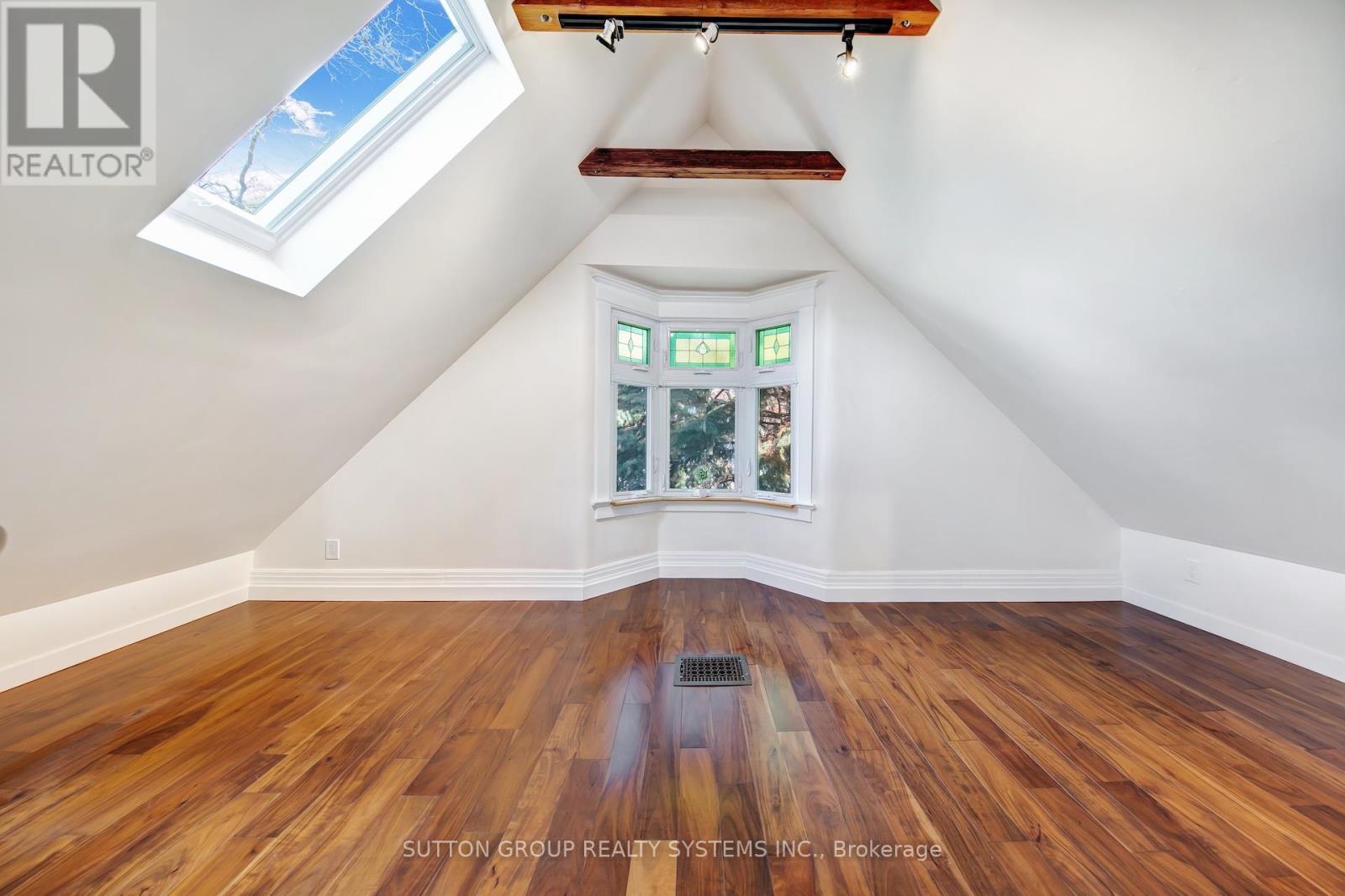 13 Evelyn Crescent, Toronto, Ontario  M6P 3C8 - Photo 35 - W12570716