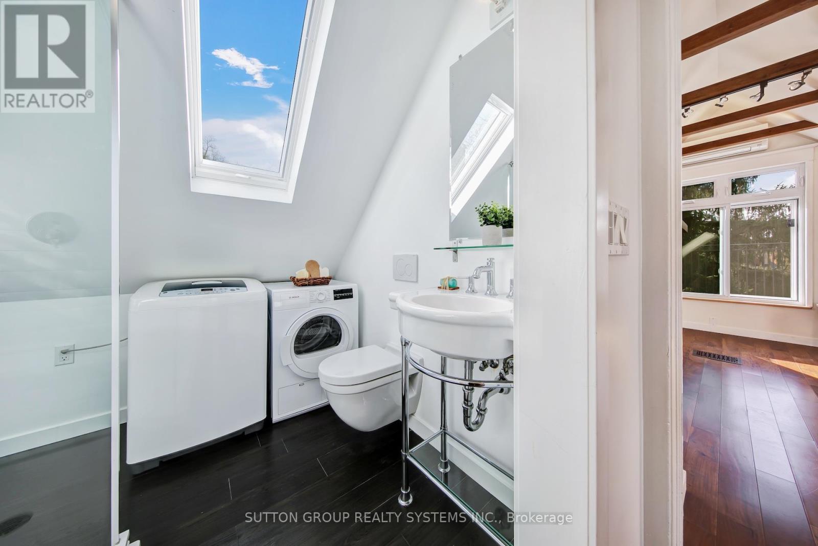 13 Evelyn Crescent, Toronto, Ontario  M6P 3C8 - Photo 37 - W12570716