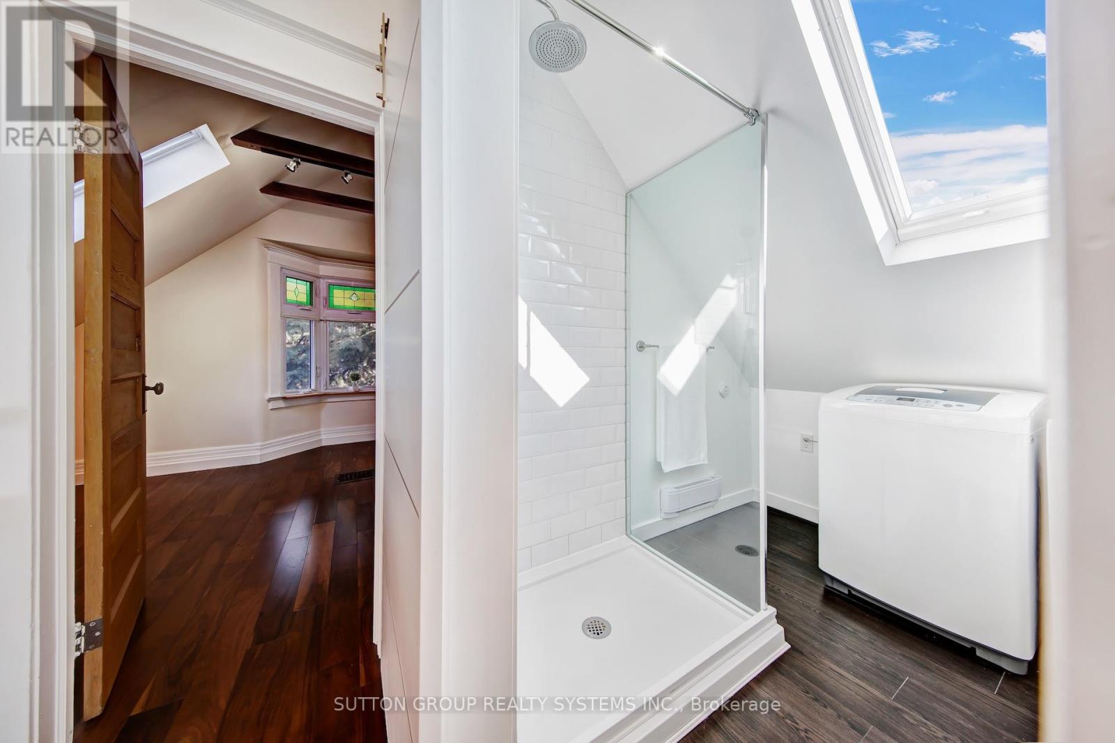 13 Evelyn Crescent, Toronto, Ontario  M6P 3C8 - Photo 38 - W12570716