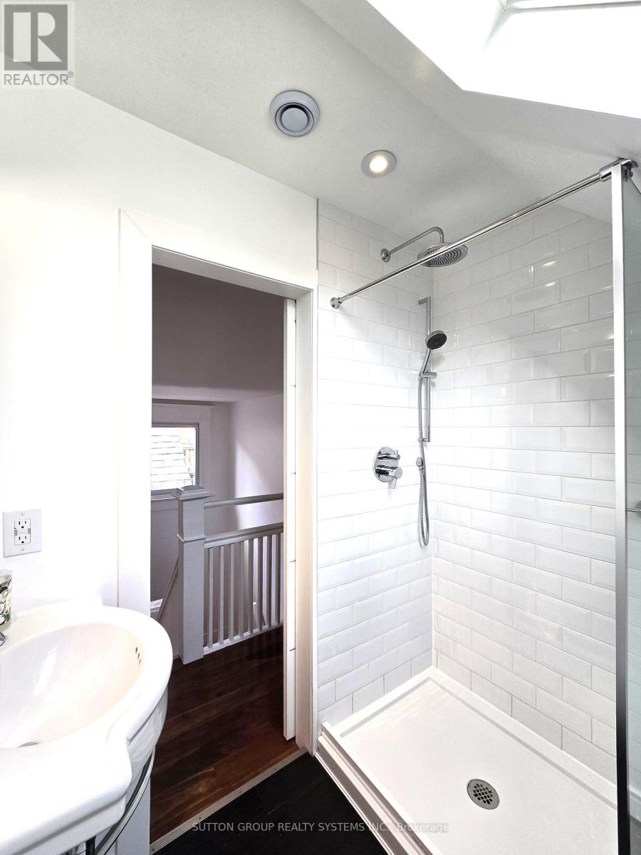 13 Evelyn Crescent, Toronto, Ontario  M6P 3C8 - Photo 39 - W12570716