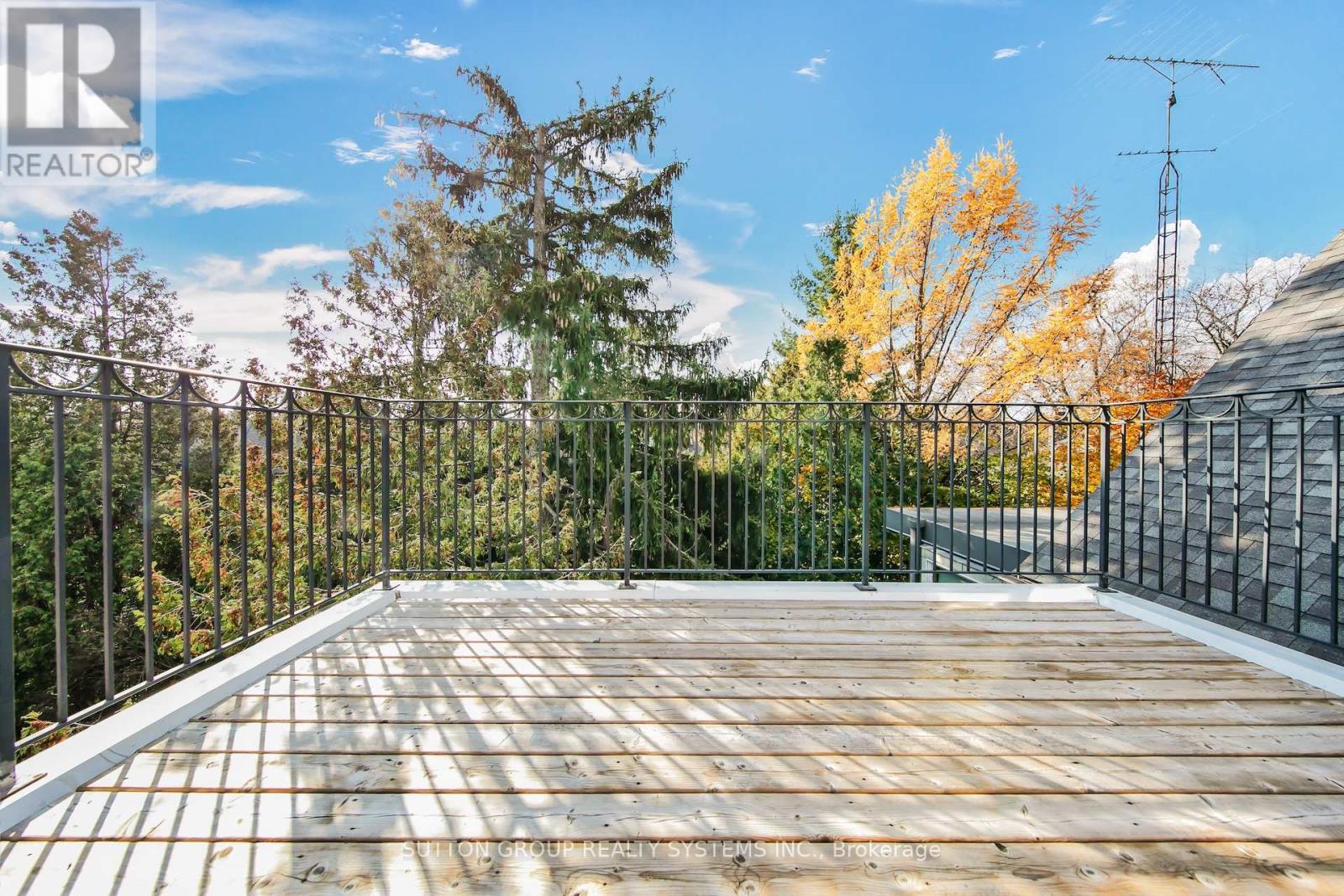 13 Evelyn Crescent, Toronto, Ontario  M6P 3C8 - Photo 43 - W12570716