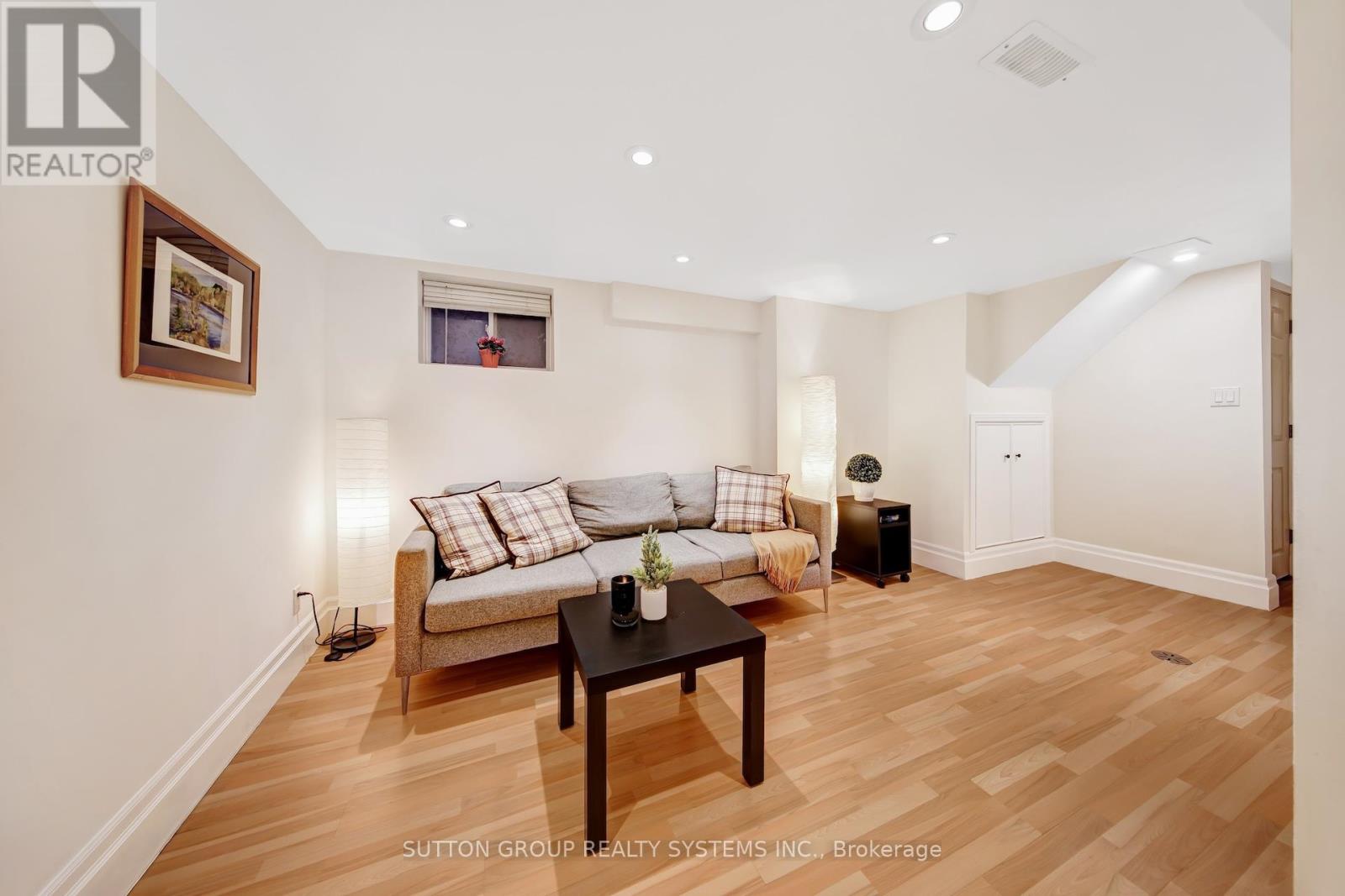 13 Evelyn Crescent, Toronto, Ontario  M6P 3C8 - Photo 44 - W12570716