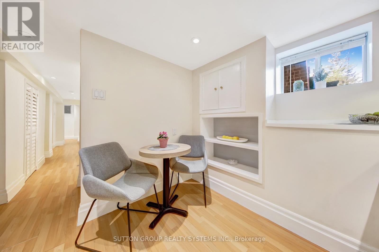 13 Evelyn Crescent, Toronto, Ontario  M6P 3C8 - Photo 48 - W12570716