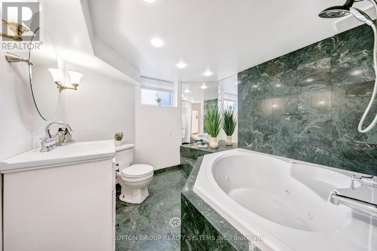 13 Evelyn Crescent, Toronto, Ontario  M6P 3C8 - Photo 49 - W12570716