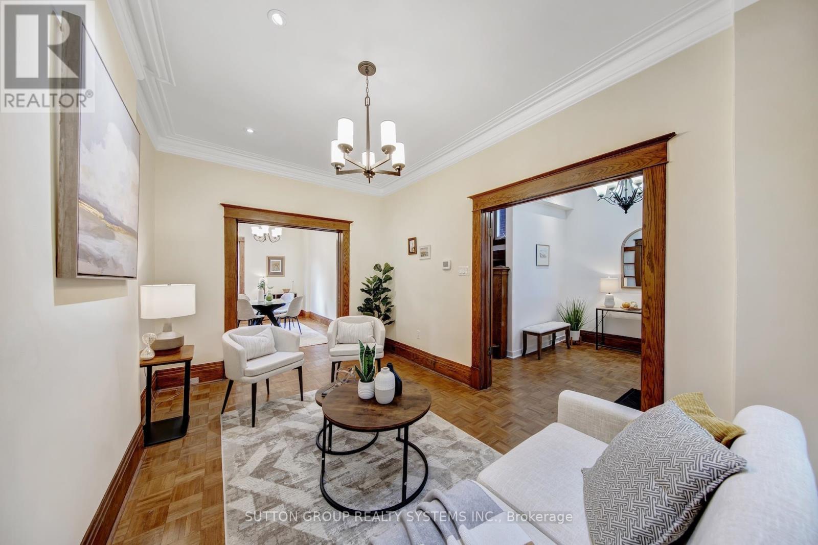 13 Evelyn Crescent, Toronto, Ontario  M6P 3C8 - Photo 8 - W12570716