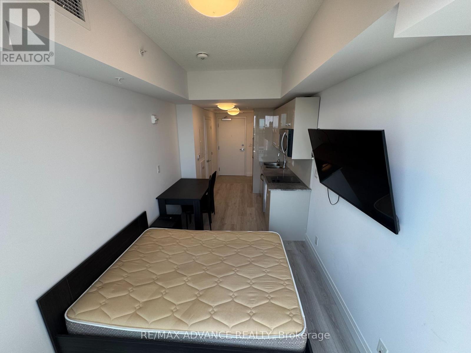 902 - 652 Princess Street, Kingston, Ontario  K7L 1E5 - Photo 2 - X12570698