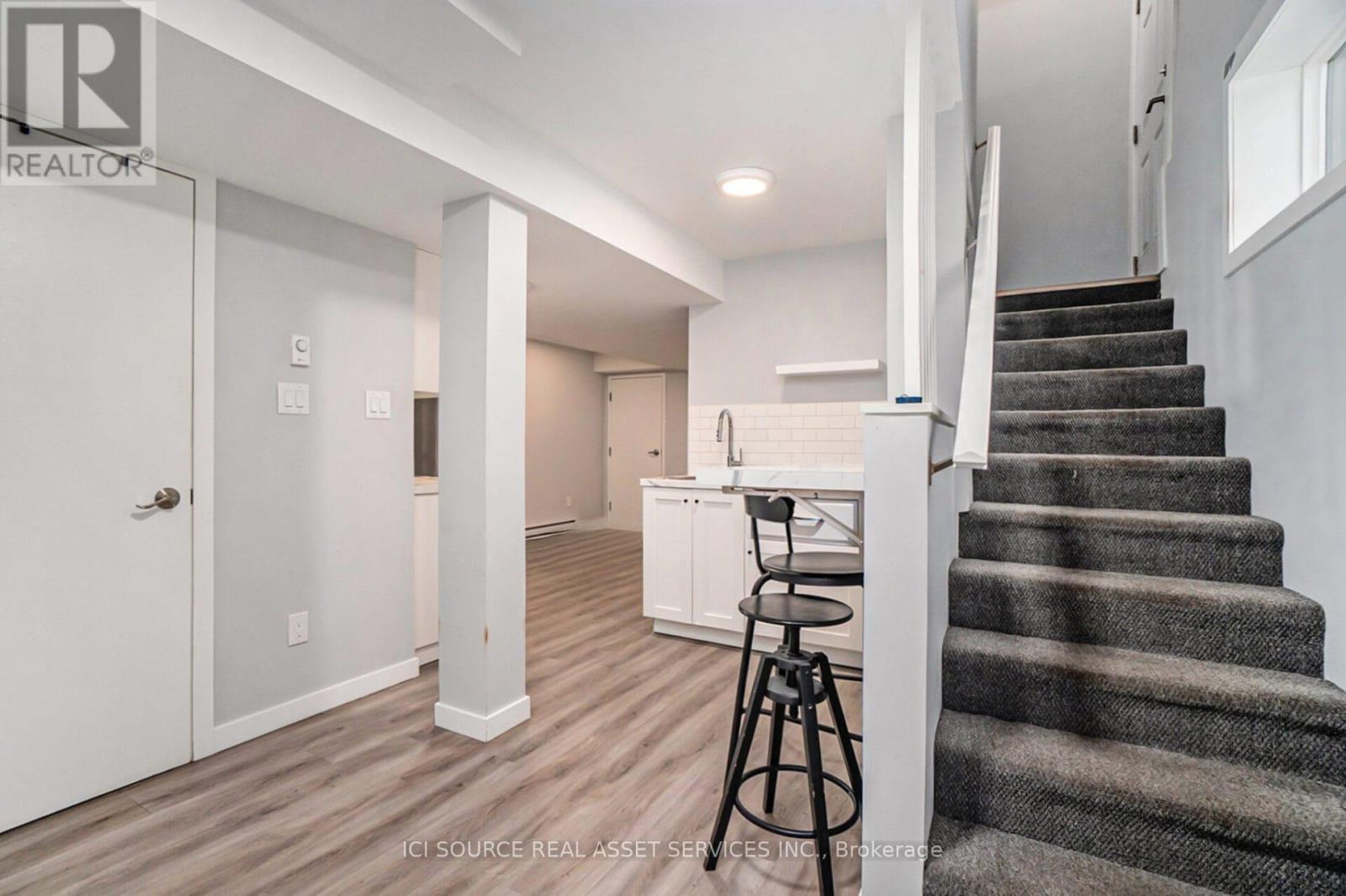 B - 1675 Baseline Road, Ottawa, Ontario  K2C 0Z6 - Photo 2 - X12570744