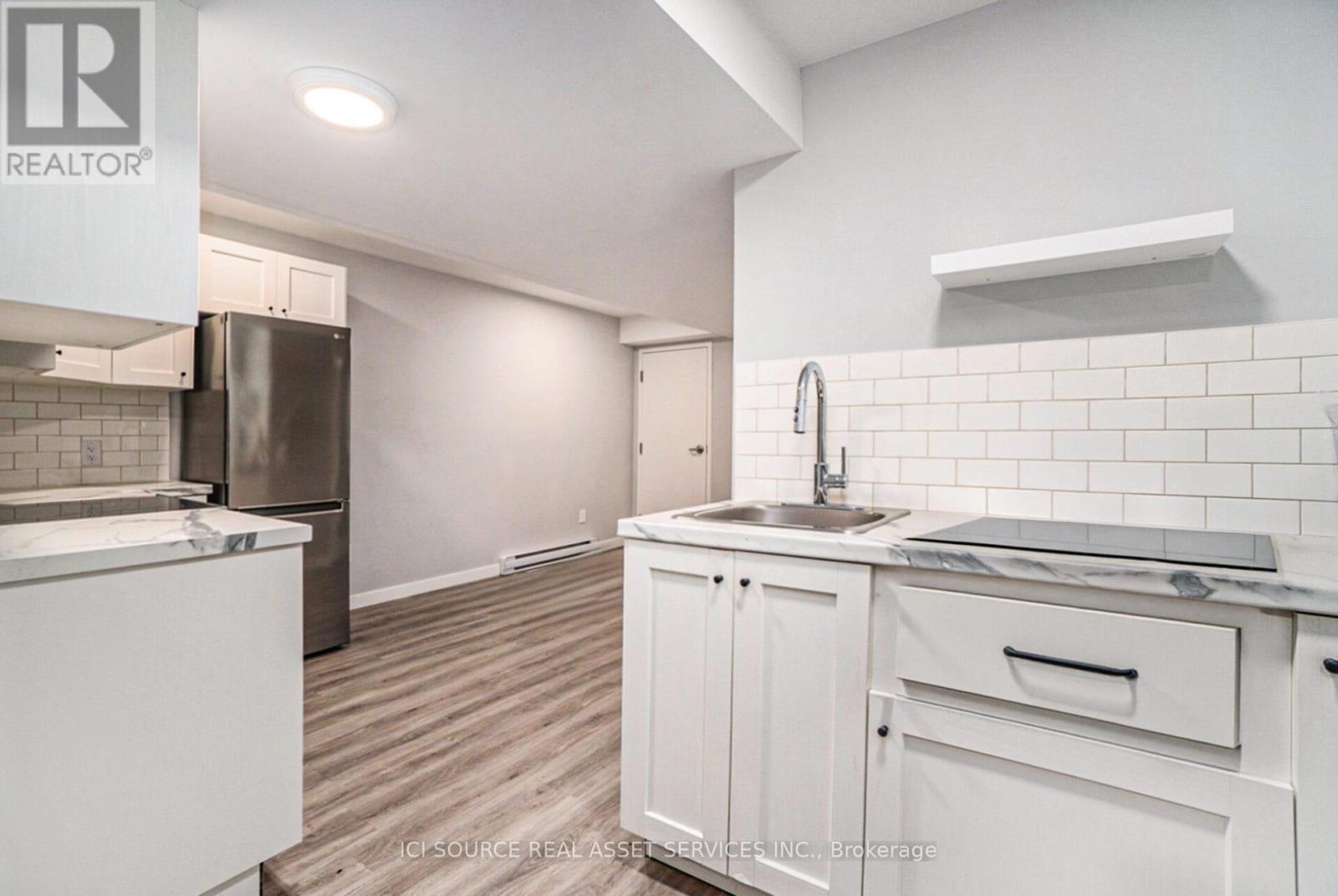 B - 1675 Baseline Road, Ottawa, Ontario  K2C 0Z6 - Photo 3 - X12570744