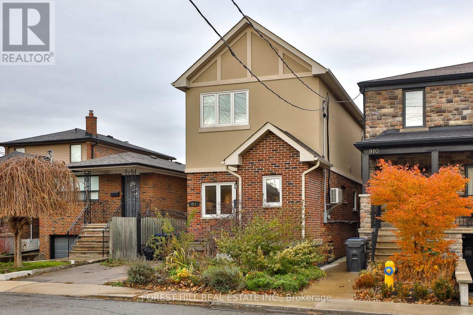 912 BRIAR HILL AVENUE, Toronto, Ontario
