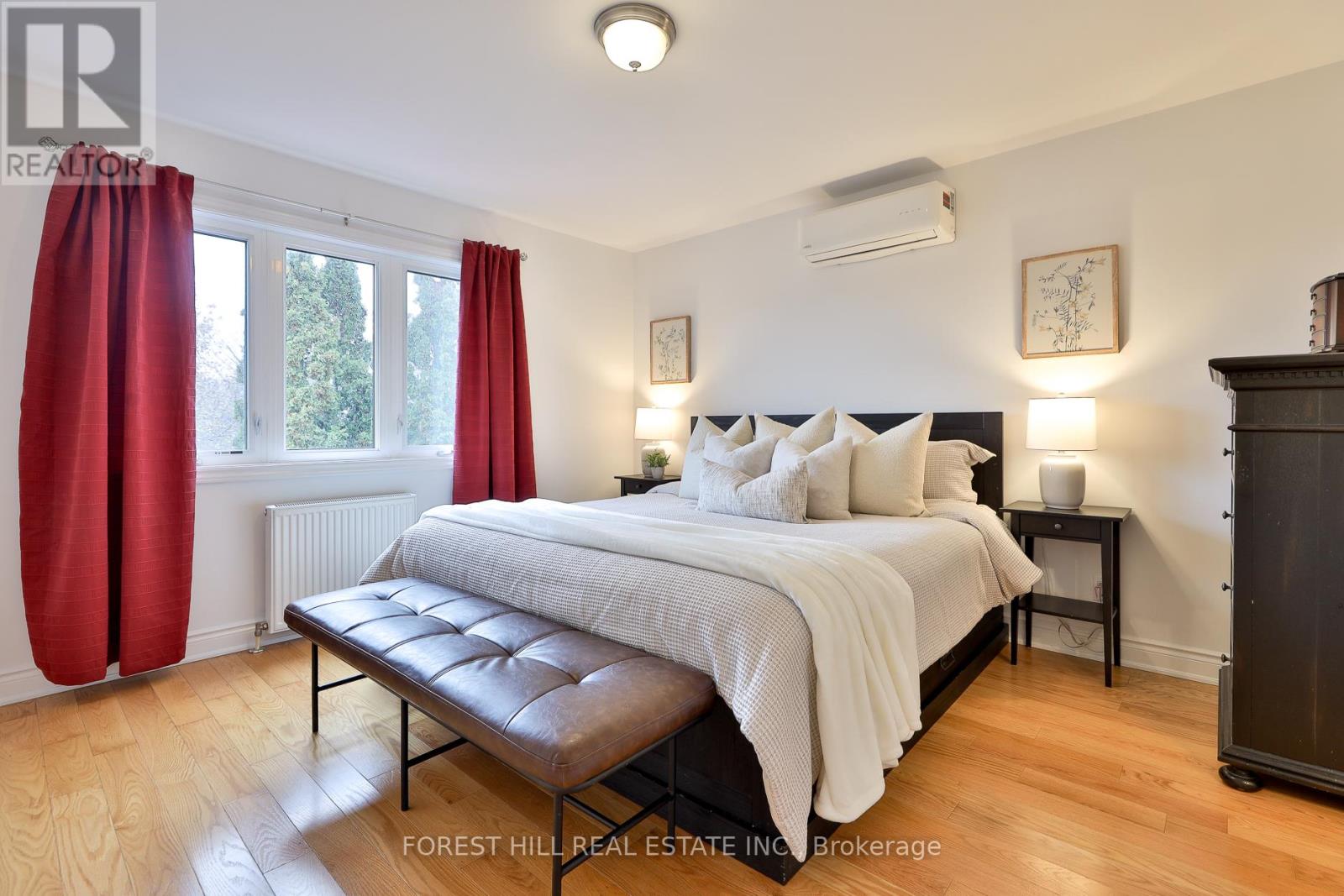 912 Briar Hill Avenue, Toronto, Ontario  M6B 1M2 - Photo 11 - W12570752