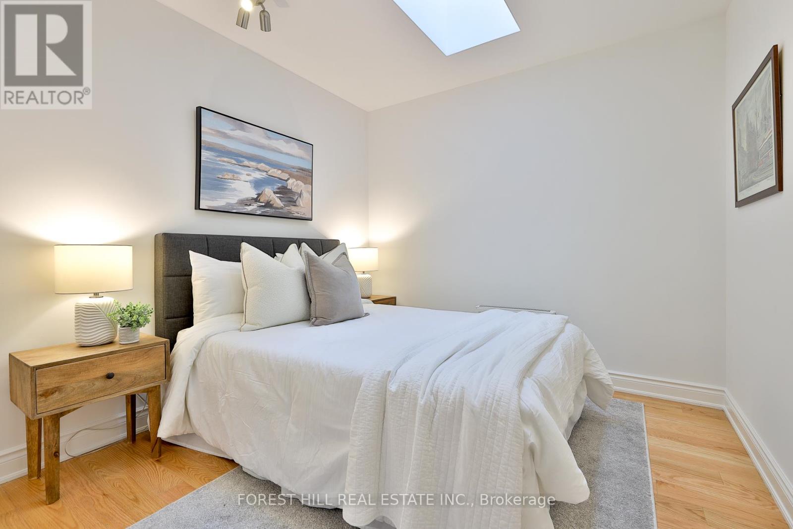 912 Briar Hill Avenue, Toronto, Ontario  M6B 1M2 - Photo 14 - W12570752