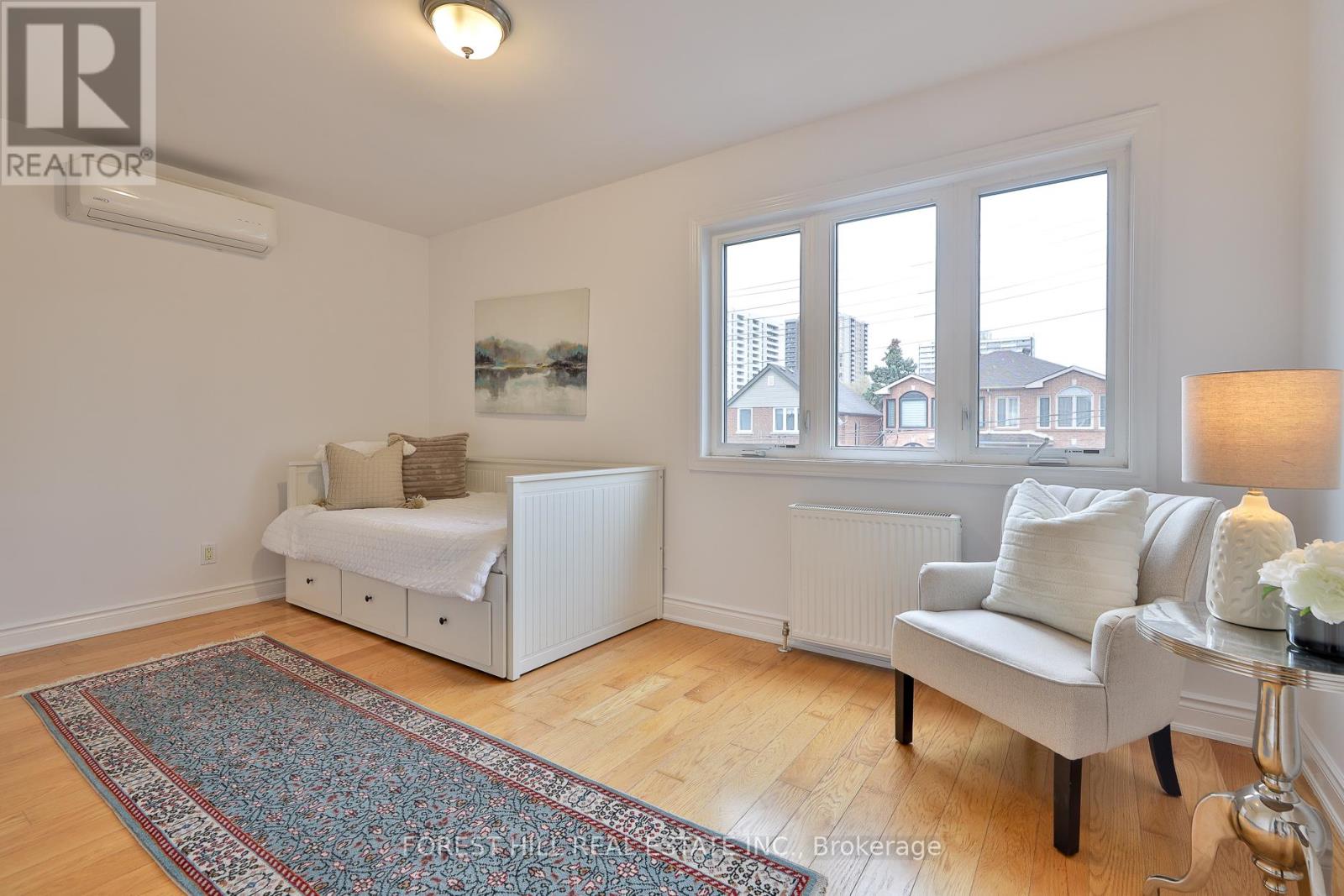 912 Briar Hill Avenue, Toronto, Ontario  M6B 1M2 - Photo 17 - W12570752