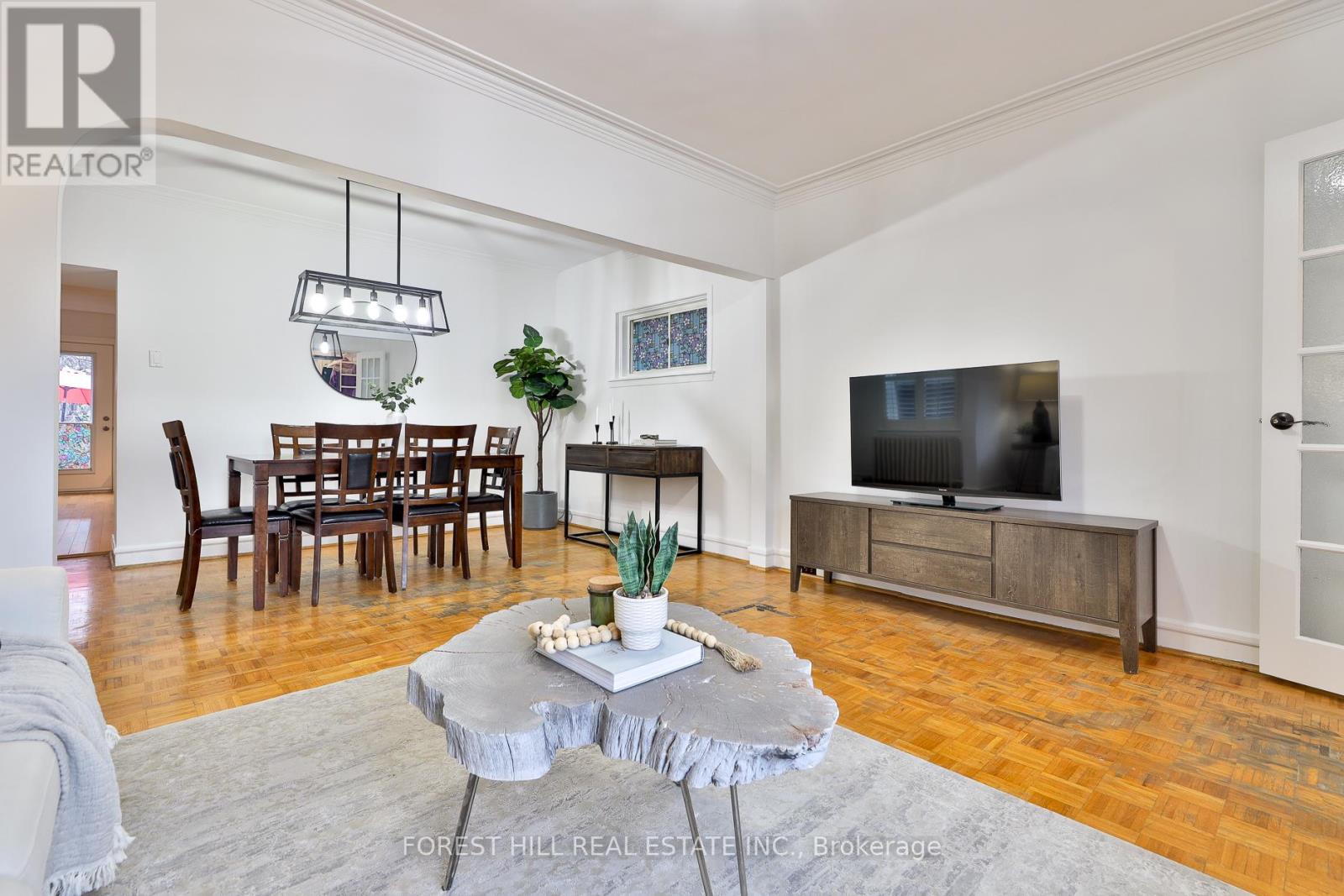 912 Briar Hill Avenue, Toronto, Ontario  M6B 1M2 - Photo 3 - W12570752