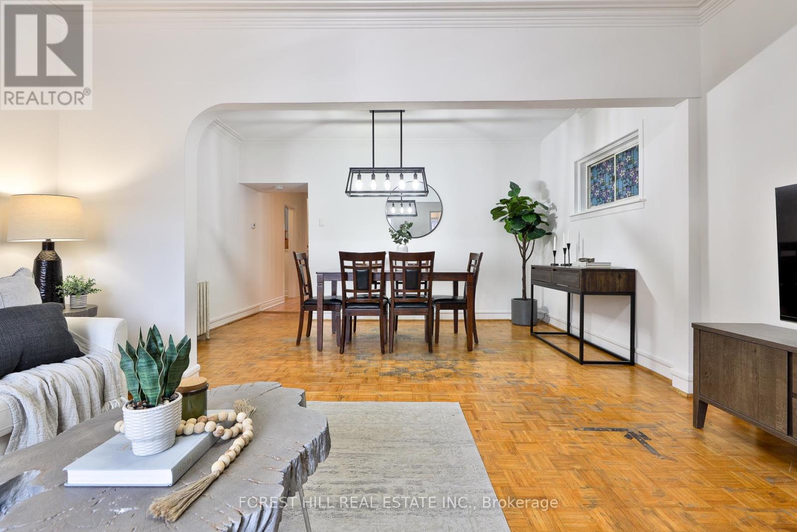 912 Briar Hill Avenue, Toronto, Ontario  M6B 1M2 - Photo 4 - W12570752