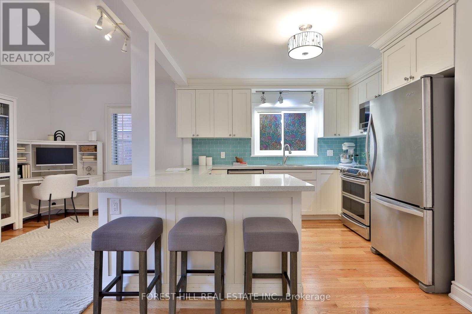 912 Briar Hill Avenue, Toronto, Ontario  M6B 1M2 - Photo 7 - W12570752