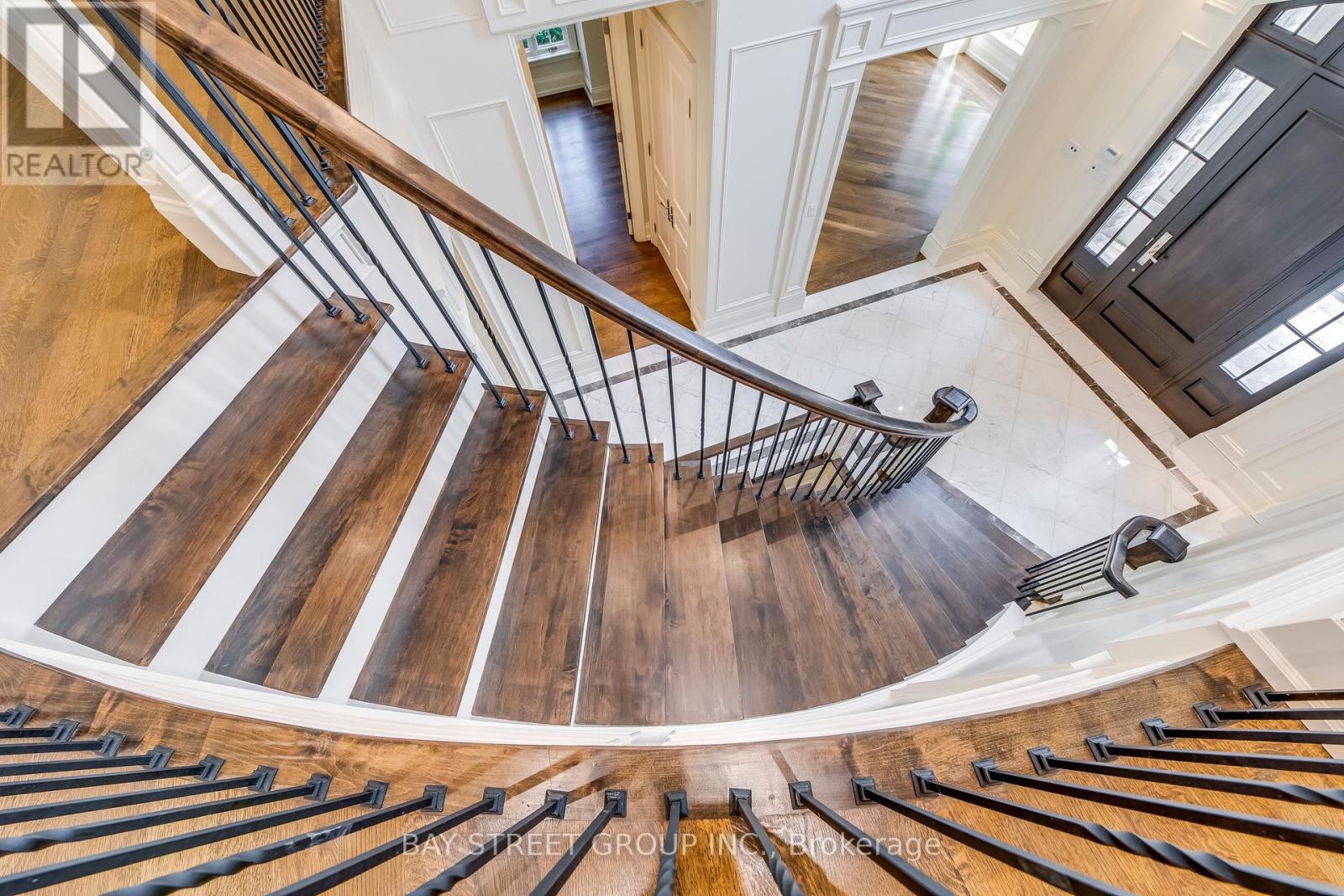 1031 Lakeshore Road W, Oakville, Ontario  L6L 1E7 - Photo 12 - W12570756