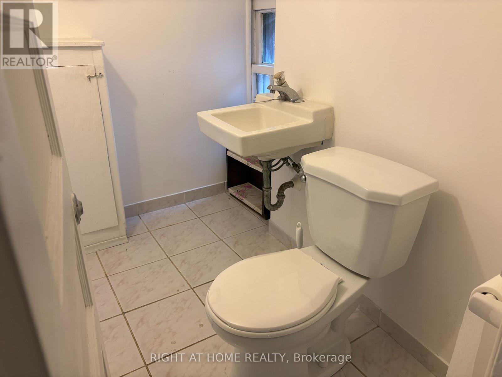 49 Batavia Avenue, Toronto, Ontario  M6N 4A1 - Photo 11 - W12570762