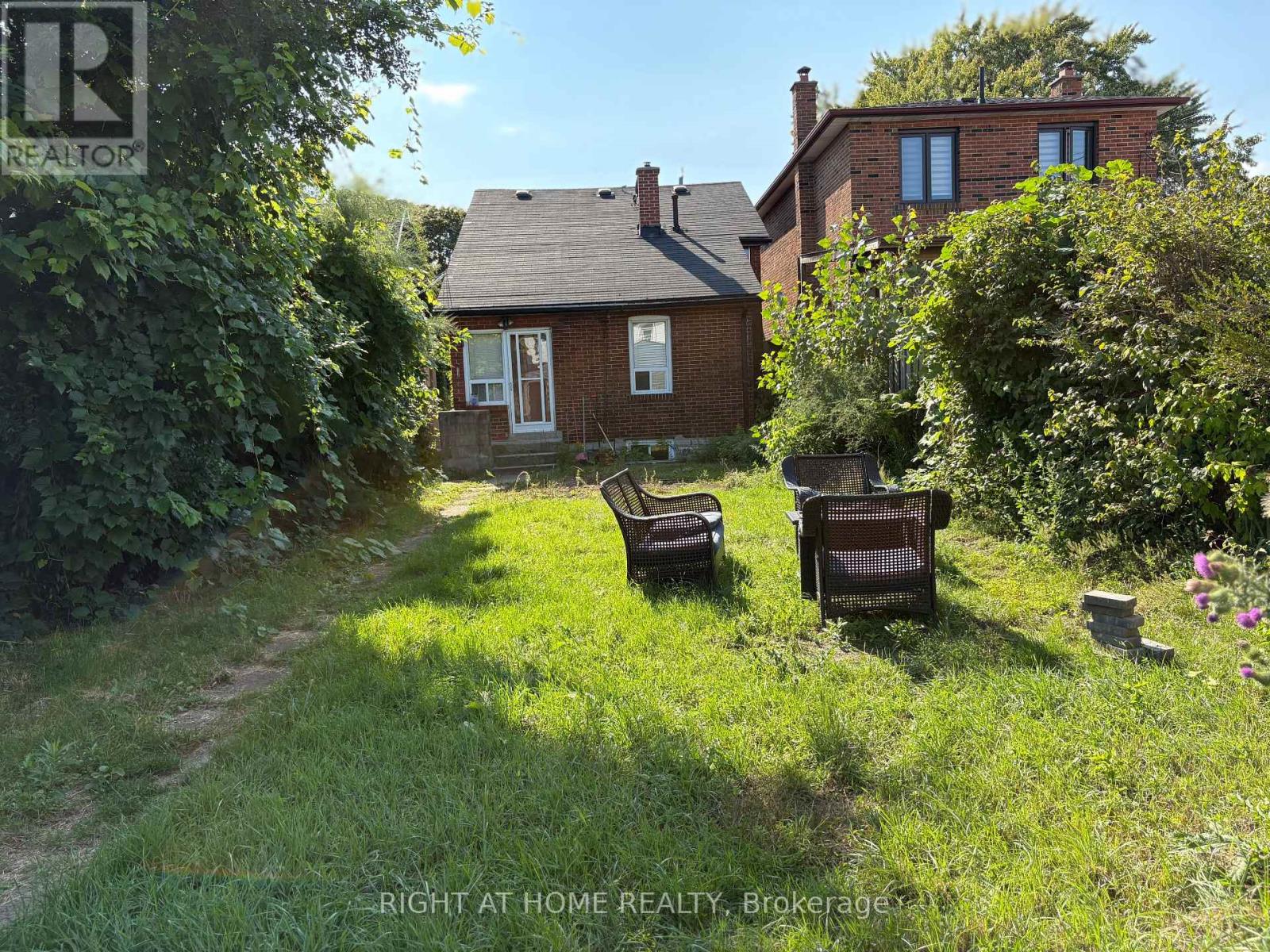 49 Batavia Avenue, Toronto, Ontario  M6N 4A1 - Photo 14 - W12570762