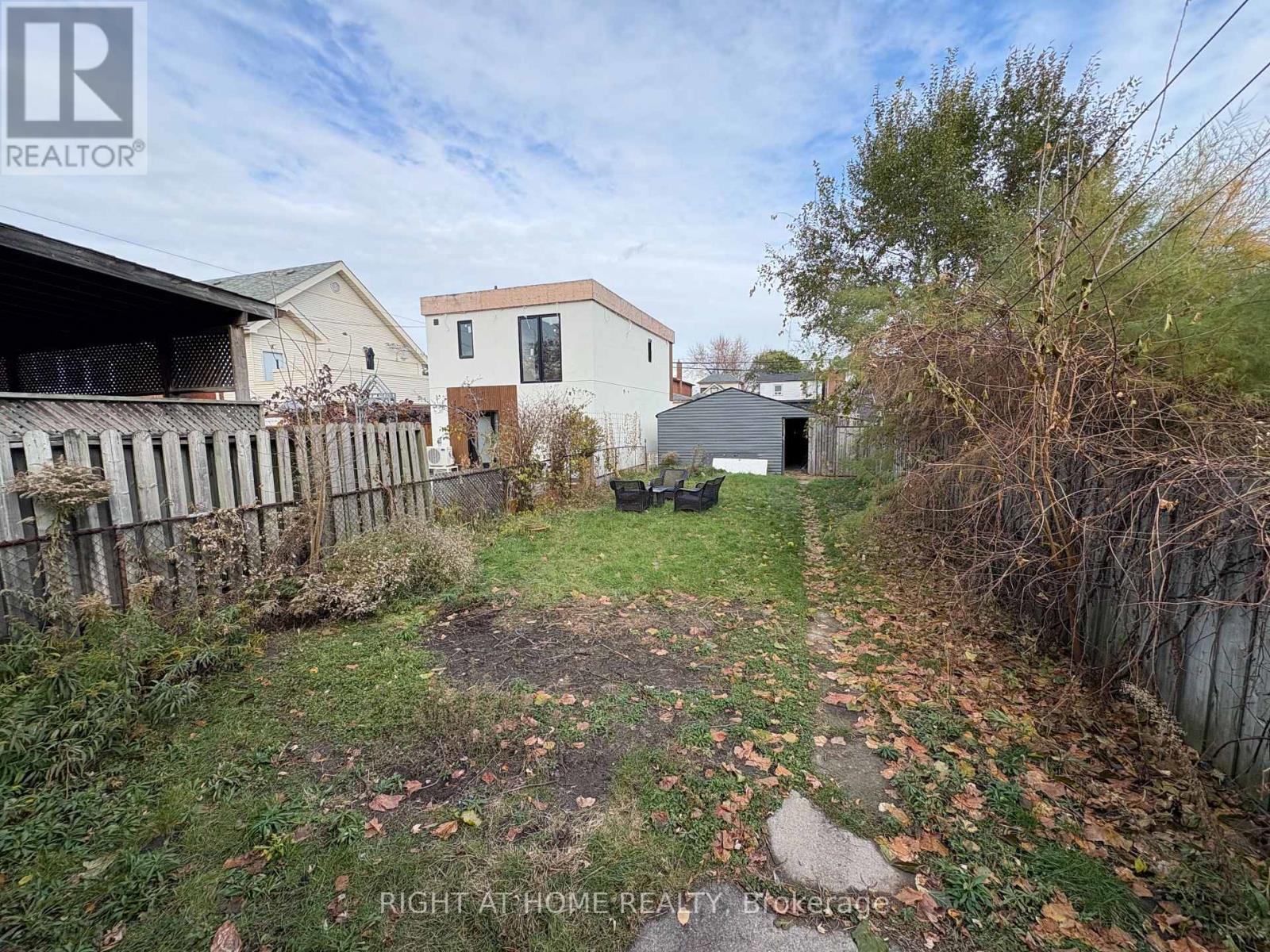 49 Batavia Avenue, Toronto, Ontario  M6N 4A1 - Photo 15 - W12570762