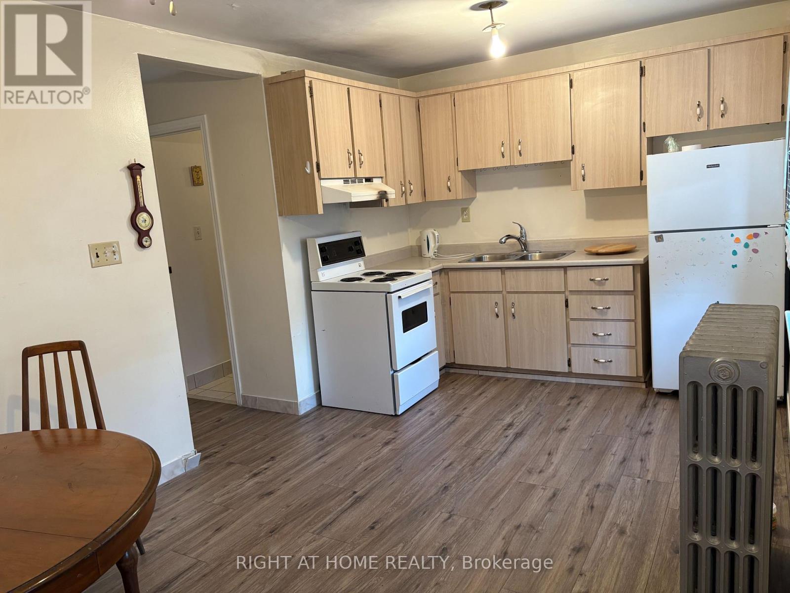 49 Batavia Avenue, Toronto, Ontario  M6N 4A1 - Photo 4 - W12570762