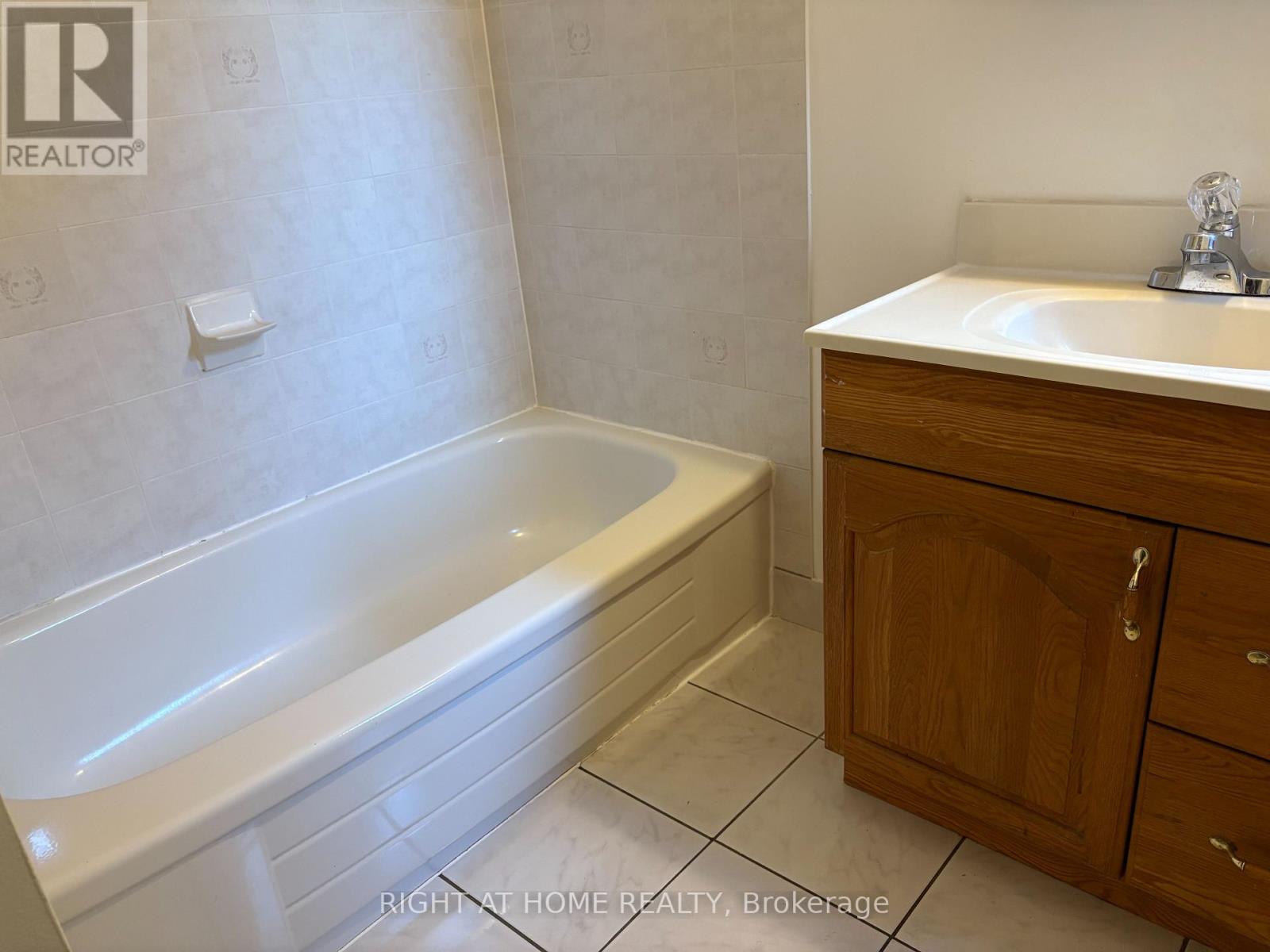 49 Batavia Avenue, Toronto, Ontario  M6N 4A1 - Photo 5 - W12570762