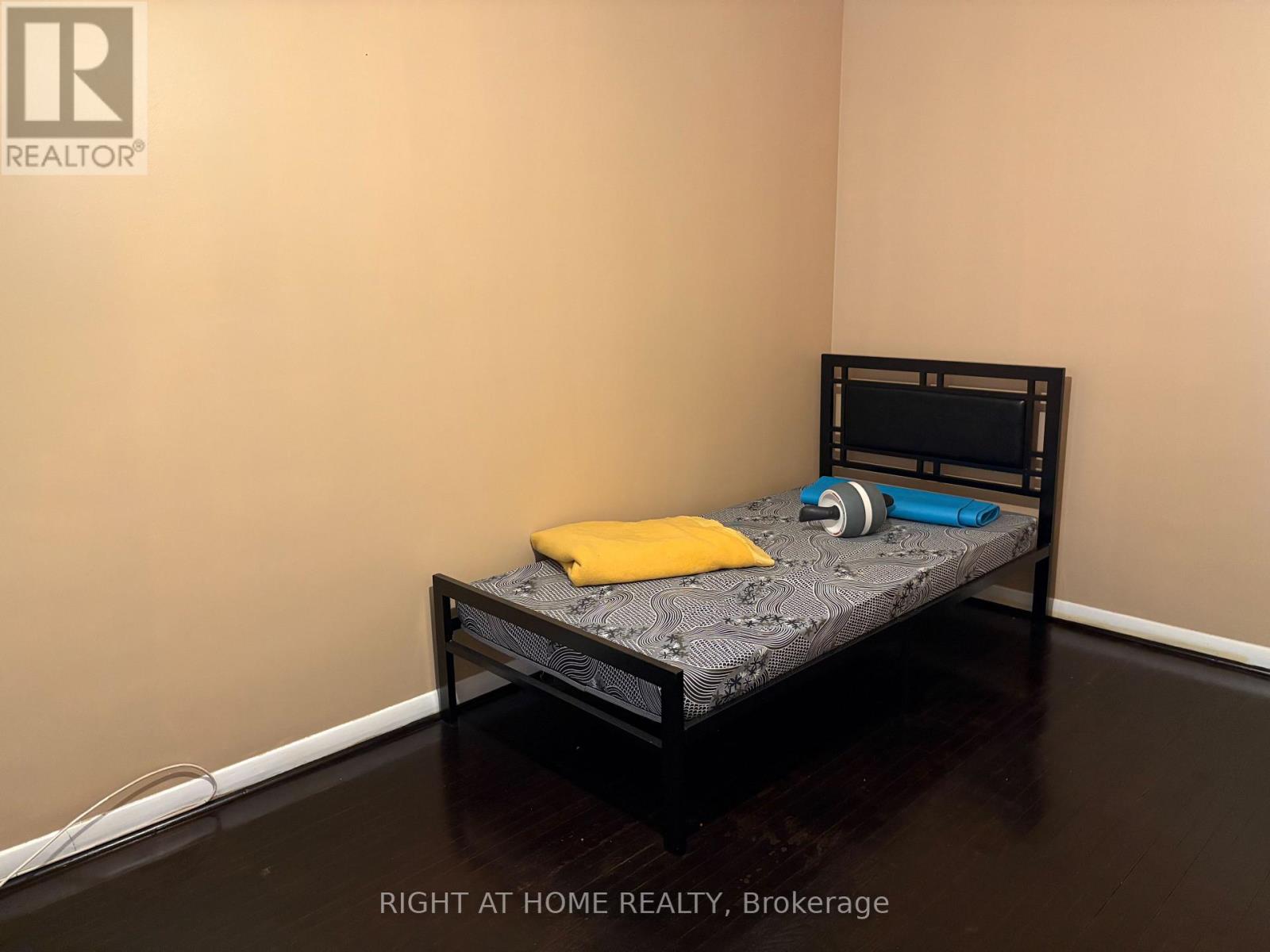 49 Batavia Avenue, Toronto, Ontario  M6N 4A1 - Photo 6 - W12570762