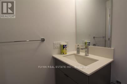 2001 - 36 Elm Drive W, Mississauga, Ontario  L5B 0N3 - Photo 10 - W12570774