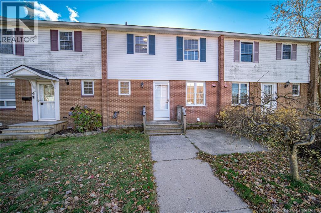 5 Deer Park, Oromocto, New Brunswick  E2V 1J2 - Photo 1 - NB130281