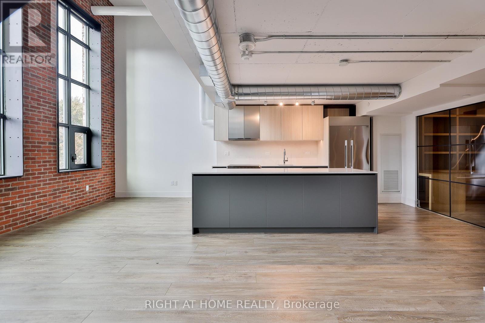 409 - 150 Logan Avenue, Toronto, Ontario  M4M 0E4 - Photo 3 - E12376306