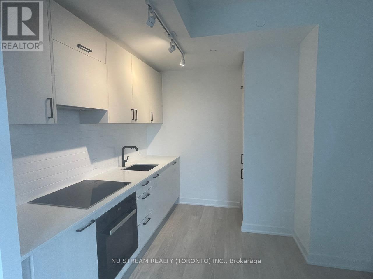 1111 - 1 Quarrington Lane, Toronto, Ontario  M3C 0S4 - Photo 8 - C12570798