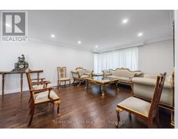 95 CAINES AVENUE, Toronto, Ontario