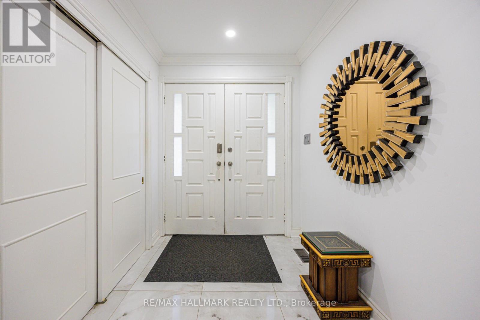 95 Caines Avenue, Toronto, Ontario  M2R 2L2 - Photo 4 - C12445792